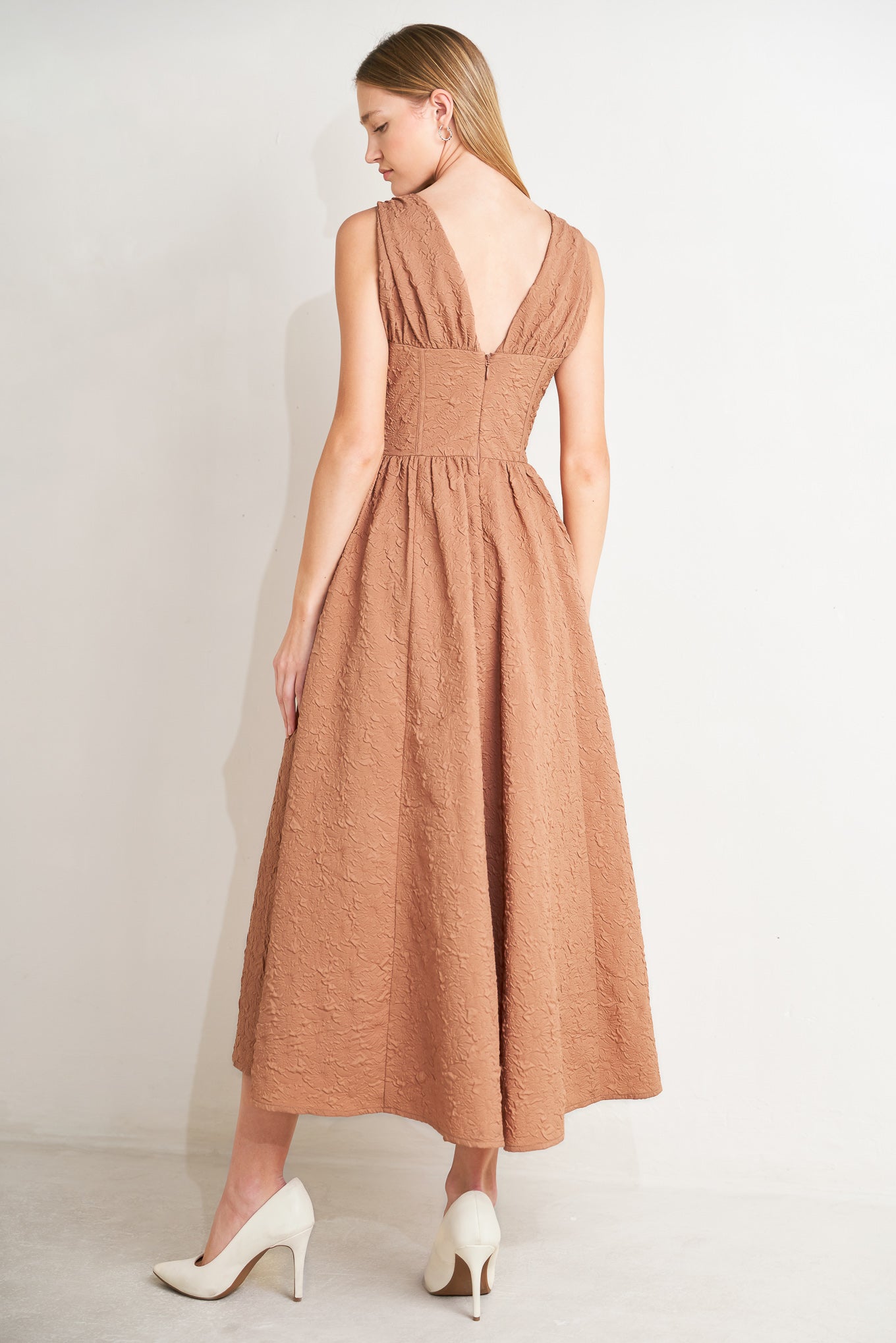 EARTHBOUND CHARM WOVEN MIDI DRESS Secondary image