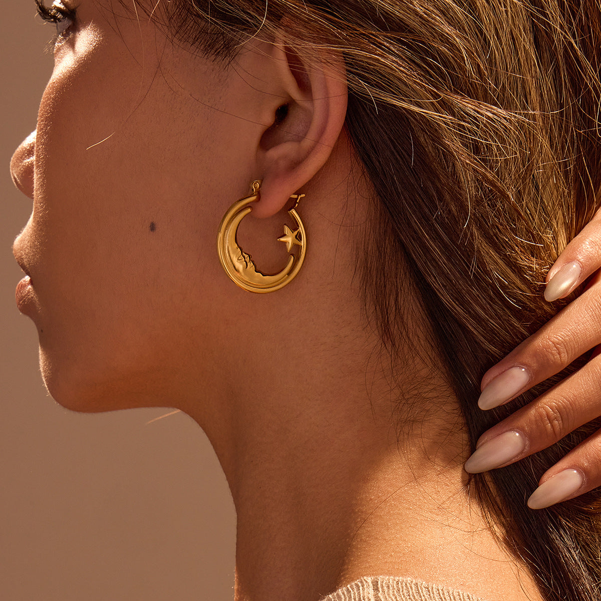 Retro Star Ring Shaped Hollow Out Cutout Stud Earrings Stainless Steel Ear Ring Premium Niche Design Earrings Main image