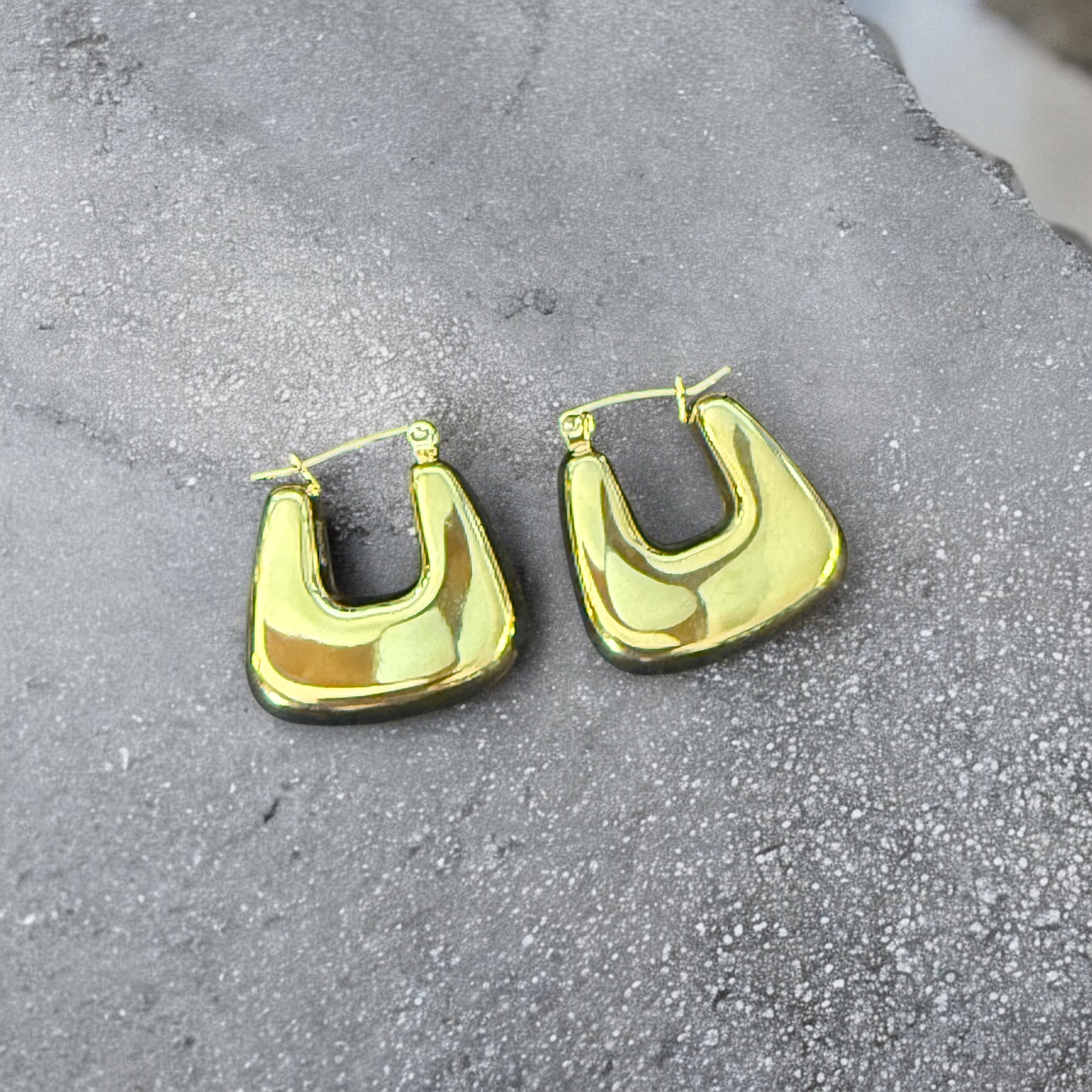 Waterproof Puffy Square Hoop Earrings Main image