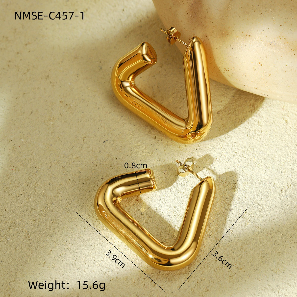 THE SOLENNE SCULPTED EARRING COLLECTION Secondary image